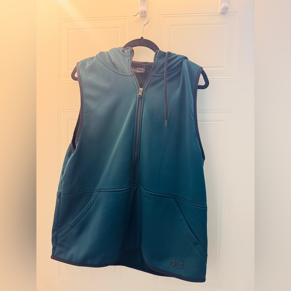 Women’s Green Under Armor Vest Like New
